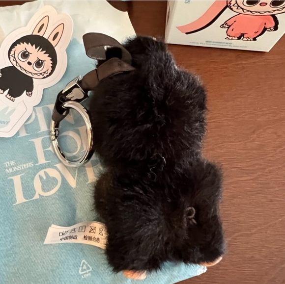 Pin For Love R MINI LABUBU - Picture 4 of 5